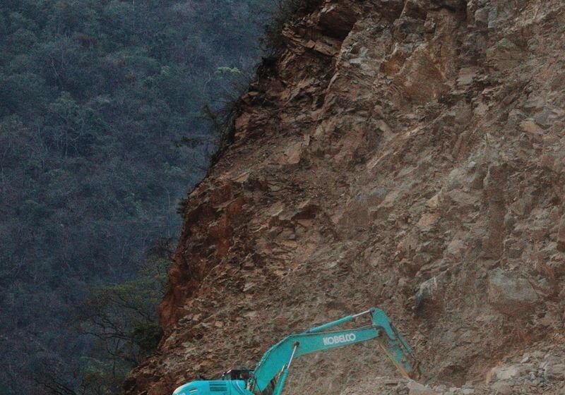 Compact Excavator 8T